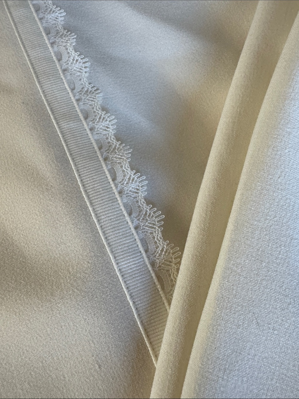 Larry Levine ivory stretch wide leg cuffed lace trimmed trousers NWT size 8 - Picture 4 of 13
